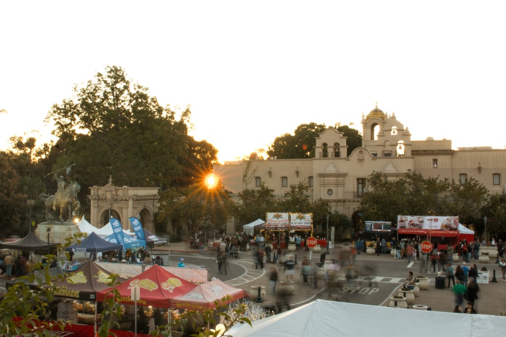 VIew of Plaza de Panama during December Nights